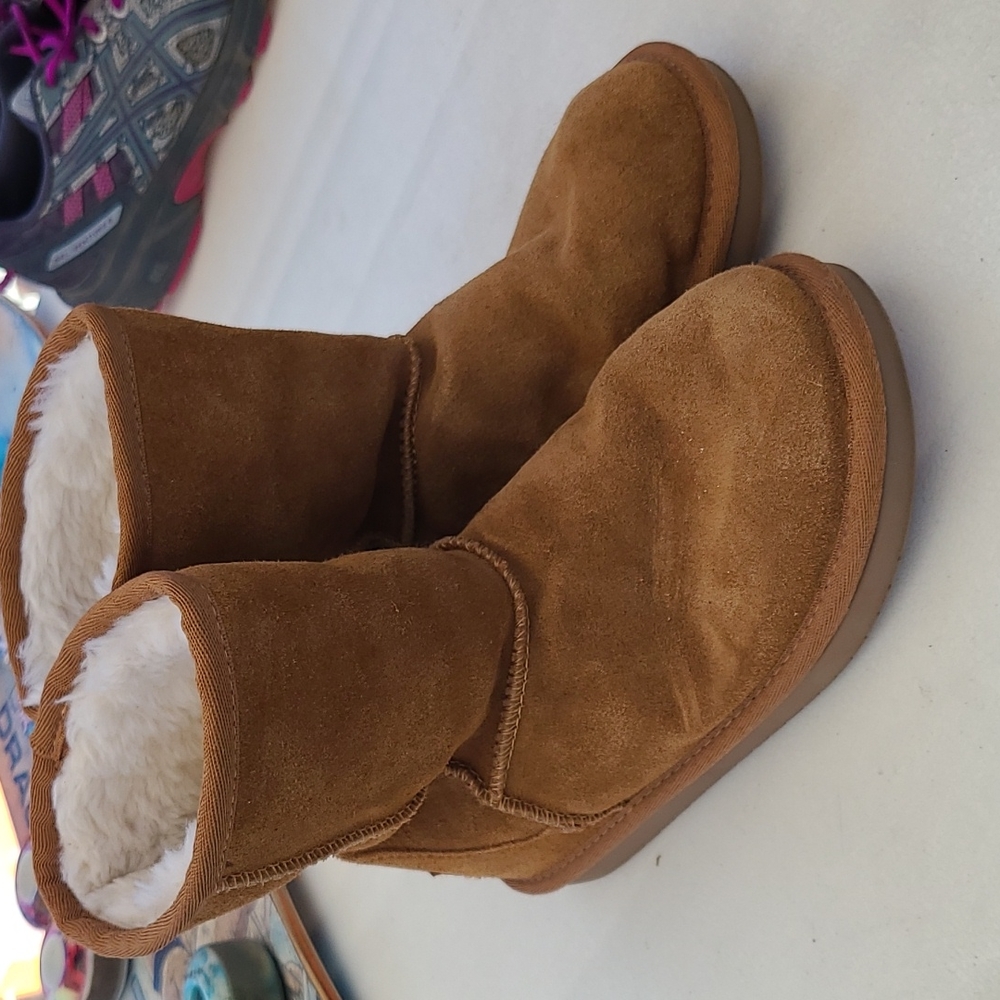 Koolaburra by "uGG" size 1